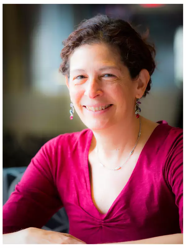 Thea Abu El-Haj headshot